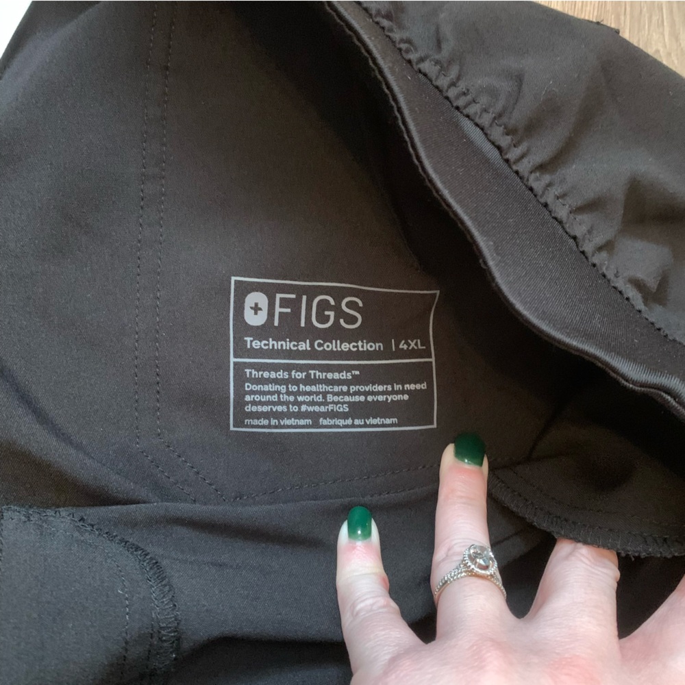 Figs Scrub Pants - Picture 4 of 9